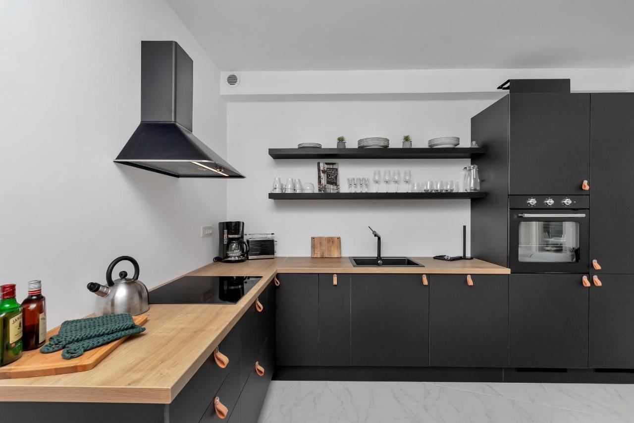 מאקרסקה Apartment Lotte With Private Pool In The City Center! מראה חיצוני תמונה