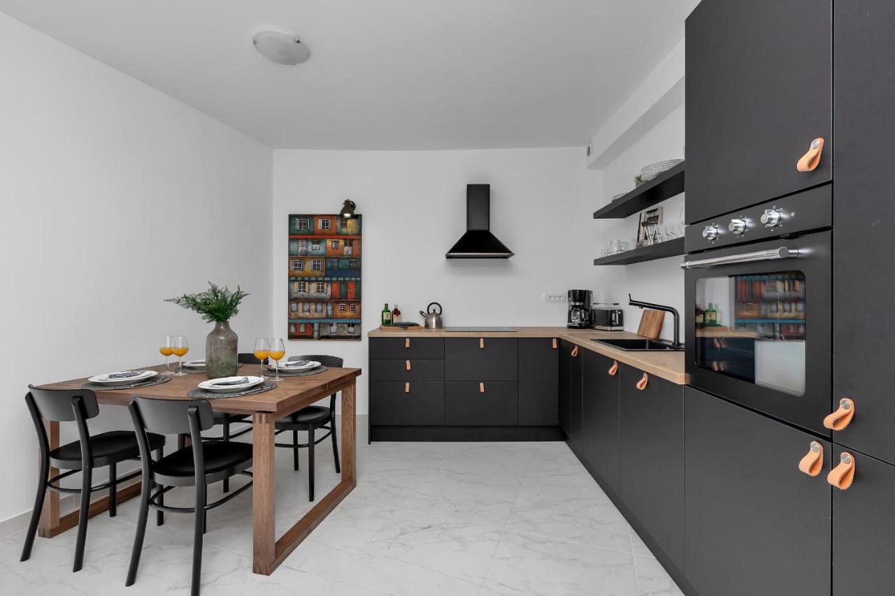 מאקרסקה Apartment Lotte With Private Pool In The City Center! מראה חיצוני תמונה