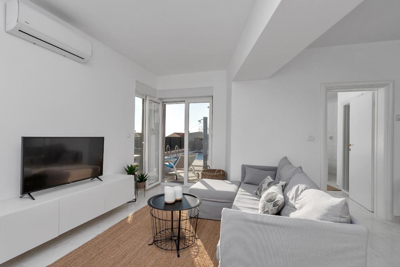 מאקרסקה Apartment Lotte With Private Pool In The City Center! מראה חיצוני תמונה